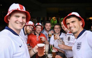 雷速官网下载-德国主场战胜英格兰，压制对手进攻