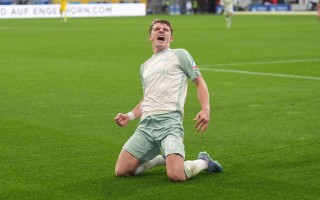 雷速官网-不莱梅客场逆转夺冠，实力优势