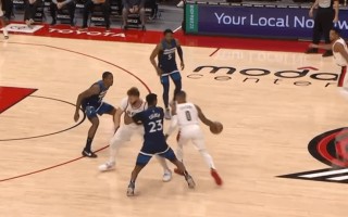 雷速官网-开拓者主场大胜公牛，利拉德砍下分