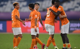 雷速官网下载-足球赛事：上港力克武汉卓尔，保持不败纪录