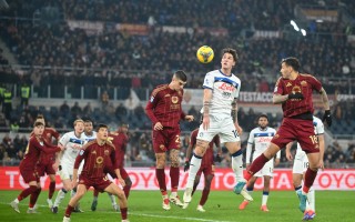 雷速直播-意甲比赛中球队之间的激烈角逐上演