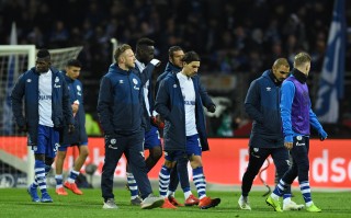 雷速-沙尔克战平劲旅，保住联赛榜首