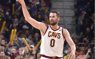 雷速直播-猛龙队禁区控制游刃有余取得胜利