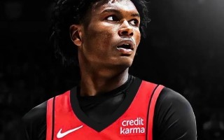 雷速官网-火箭主帅扎卡里亚斯：韦少是我们的灵魂，团队领袖