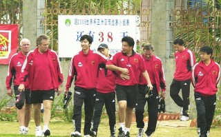 雷速直播-国内足球队的团结与拼搏，励志精神！