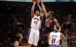 雷速-猛龙外线进攻犀利，成为制胜法宝