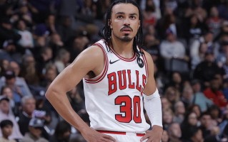 雷速直播-公牛年轻球员崭露头角，展现出巨大潜力