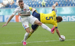 雷速官网-图恩在对阵卢森堡中战平