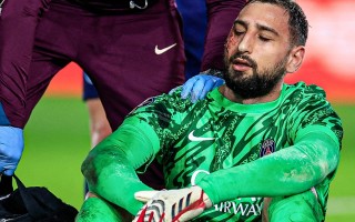 雷速官网-摩纳哥客场挑战雷恩，球员们奋力一搏