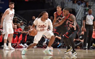 雷速-骑士大胜猛龙，取得系列赛首胜