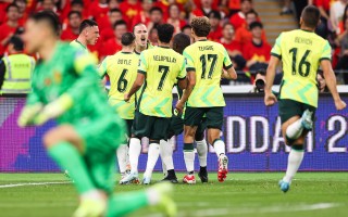 雷速直播-欧预赛热门球队双方碰撞，谁能笑到最后