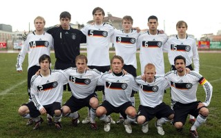 雷速官网-斯洛伐克队连战连胜，晋级预选赛下一轮