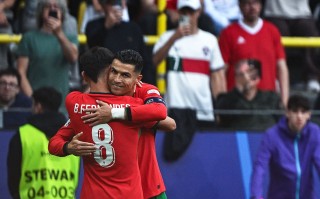 雷速官网-葡萄牙击败瑞典，欧洲杯决赛名额锁定