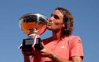 雷速-摩纳哥队逆袭成功，赢得比赛关键时刻