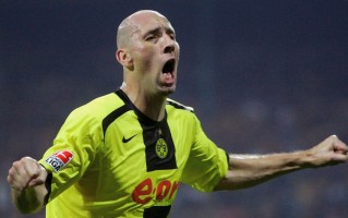 雷速直播-多特蒙德遭遇弗赖堡逆转，陷入连败泥潭