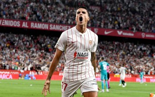 雷速官网-塞维利亚客场喜获胜利，士气大增