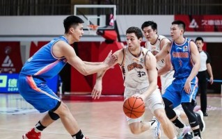 雷速-上海男篮客场胜山东队，积分榜继续领跑