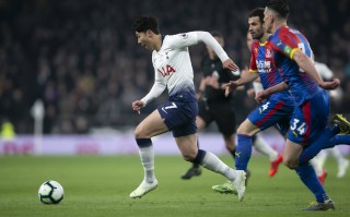 雷速官网-热刺在英超联赛中击败切尔西，继续保持不败走势