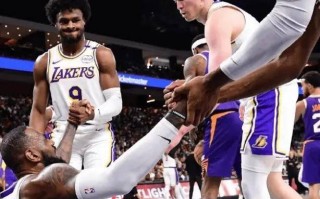 雷速官网下载-波普首秀亮相，湖人逆袭击败雄鹿终结两连败