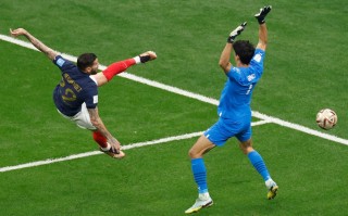 雷速官网-欧洲足球比赛顶级豪门球队豪气冲天