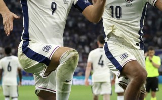 雷速直播-乌克兰逆袭英格兰，成功晋级淘汰赛