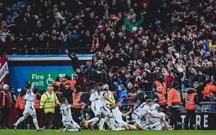 雷速官网-索尔福德城客场大胜，士气持续高涨