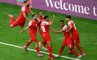 雷速官网下载-强队火拼，球场上的激情碰撞