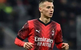 雷速官网-AC米兰新签约年轻前锋，球队锋线实力再添一员