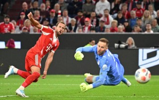 雷速官网-RB莱比锡球员们展现出色球技