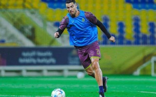 雷速官网下载-C罗带伤继续战斗，表现仍然抢眼