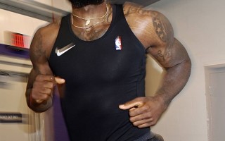 雷速-老鹰后卫加紧训练，希望提高得分效率