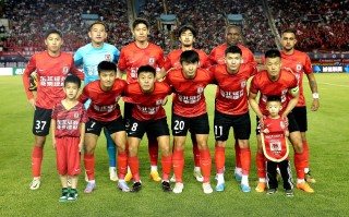 雷速直播-场上热血搏杀，青年尽力，亚冠士气勃发