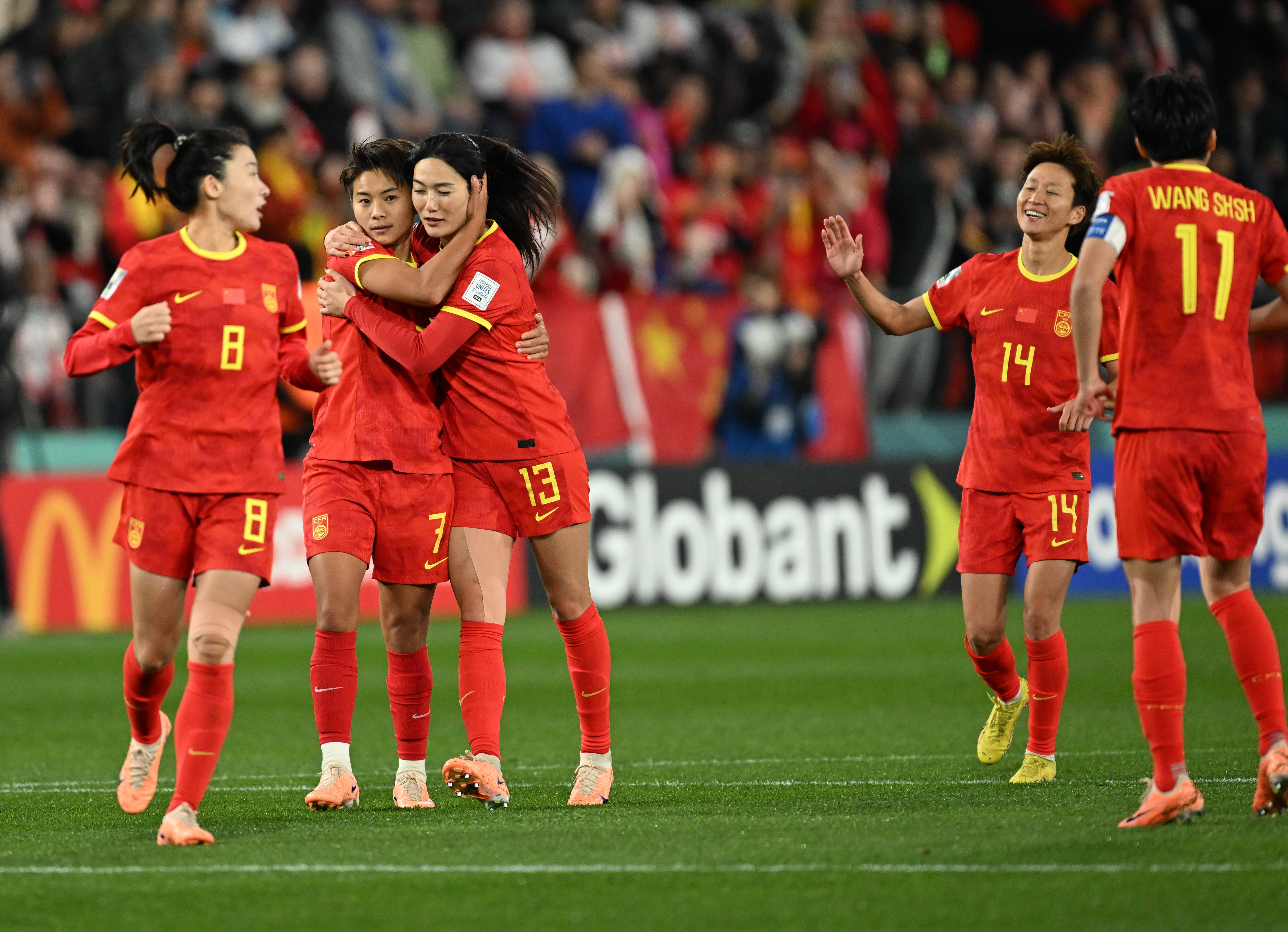雷速-女足比赛中，中国队赢得胜利-第2张图片-雷速官网
