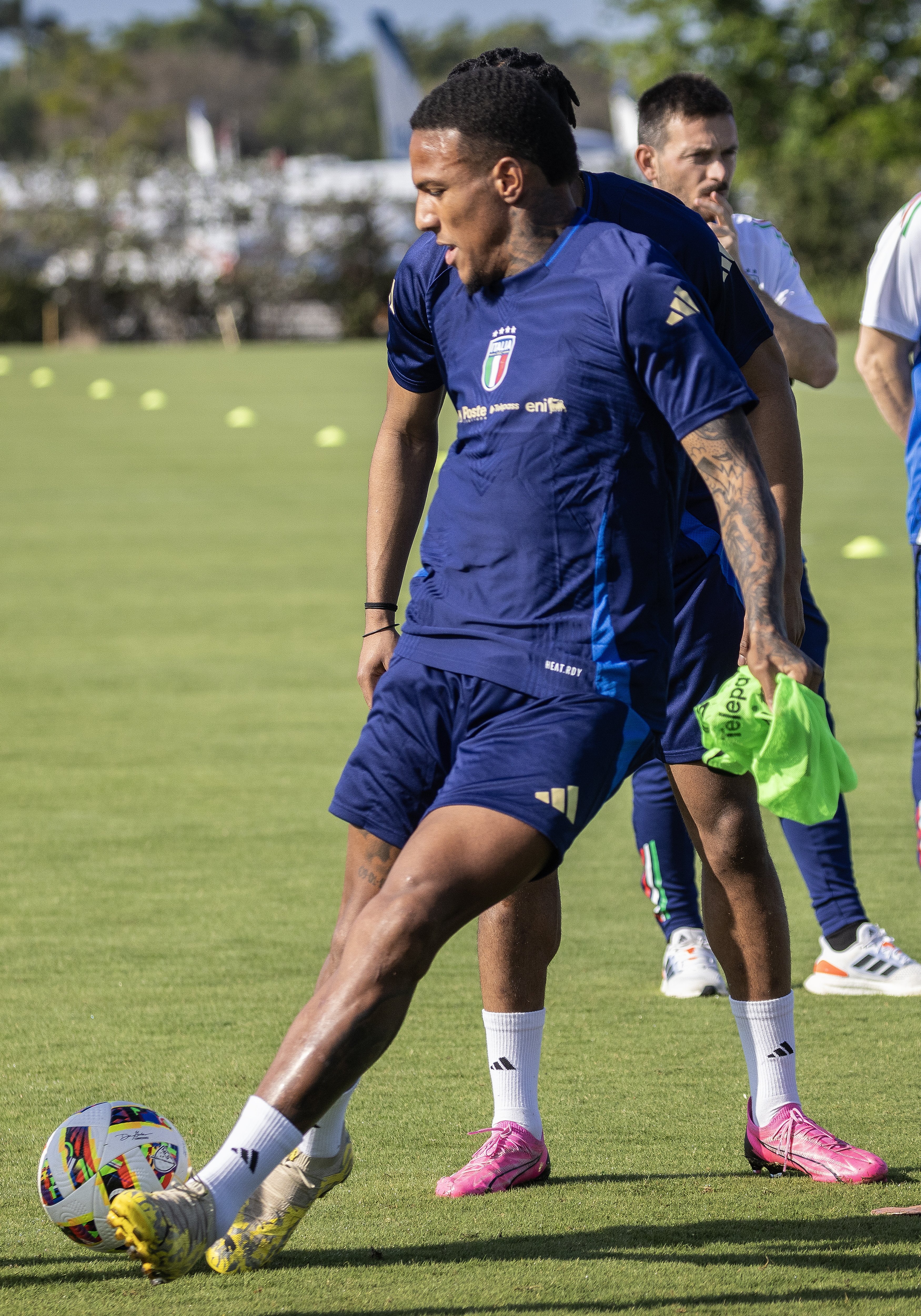 雷速官网-意大利职业足球联赛中球队备战紧张-第2张图片-雷速官网