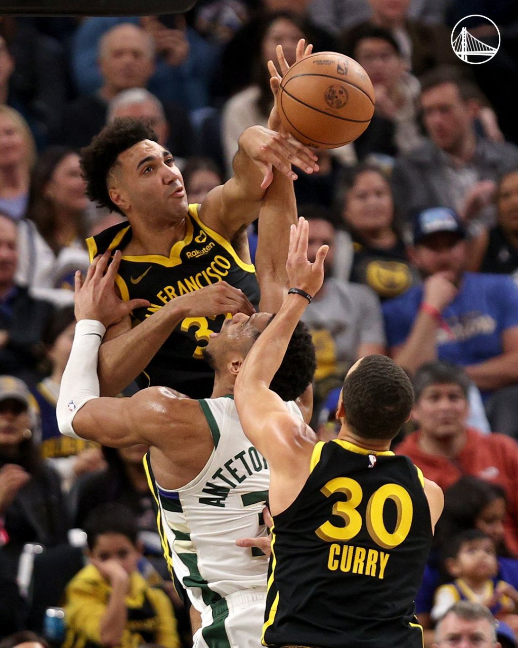 雷速直播-球场上的风暴：顶尖球队对抗赛-第1张图片-雷速官网