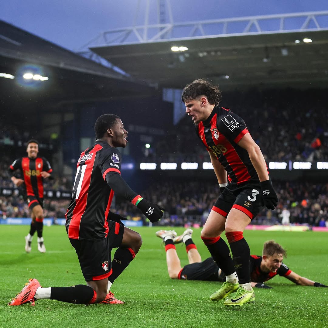 雷速官网下载-曼联客场大败伯恩茅斯，保级状况堪忧-第1张图片-雷速官网