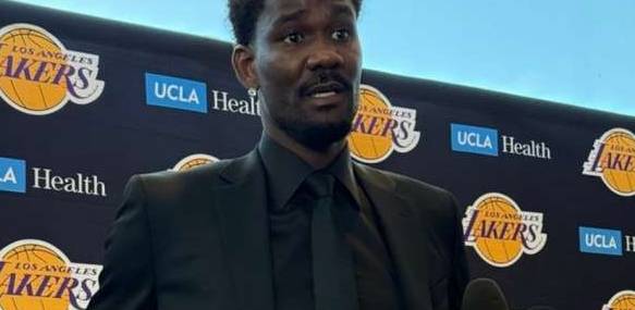 雷速官网-太阳中锋艾顿:我们要坚定信心才能赢下比赛-第1张图片-雷速官网 雷速官网-太阳中锋艾顿:我们要坚定信心才能赢下比赛-第1张图片-雷速官网