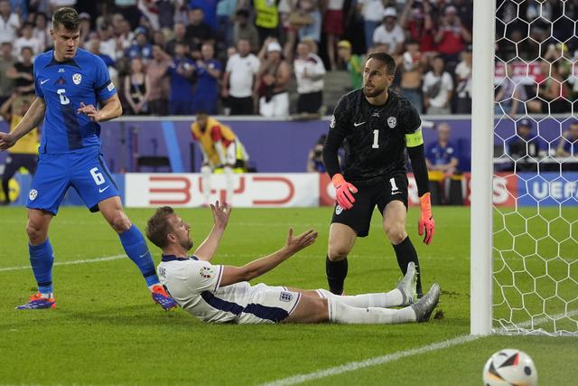 雷速官网-英格兰主场大胜克罗地亚,坚定实力争夺欧洲冠军-第1张图片-雷速官网 雷速官网-英格兰主场大胜克罗地亚,坚定实力争夺欧洲冠军-第1张图片-雷速官网