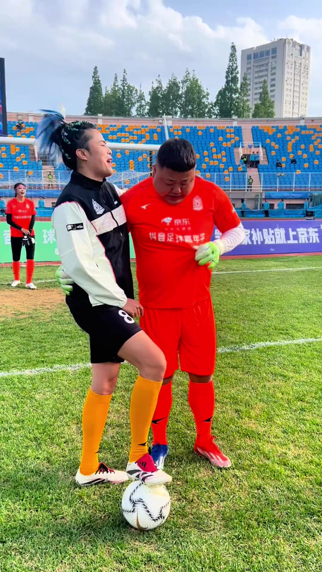 雷速直播-足球联赛擂台上，实力对决令人期待-第1张图片-雷速官网