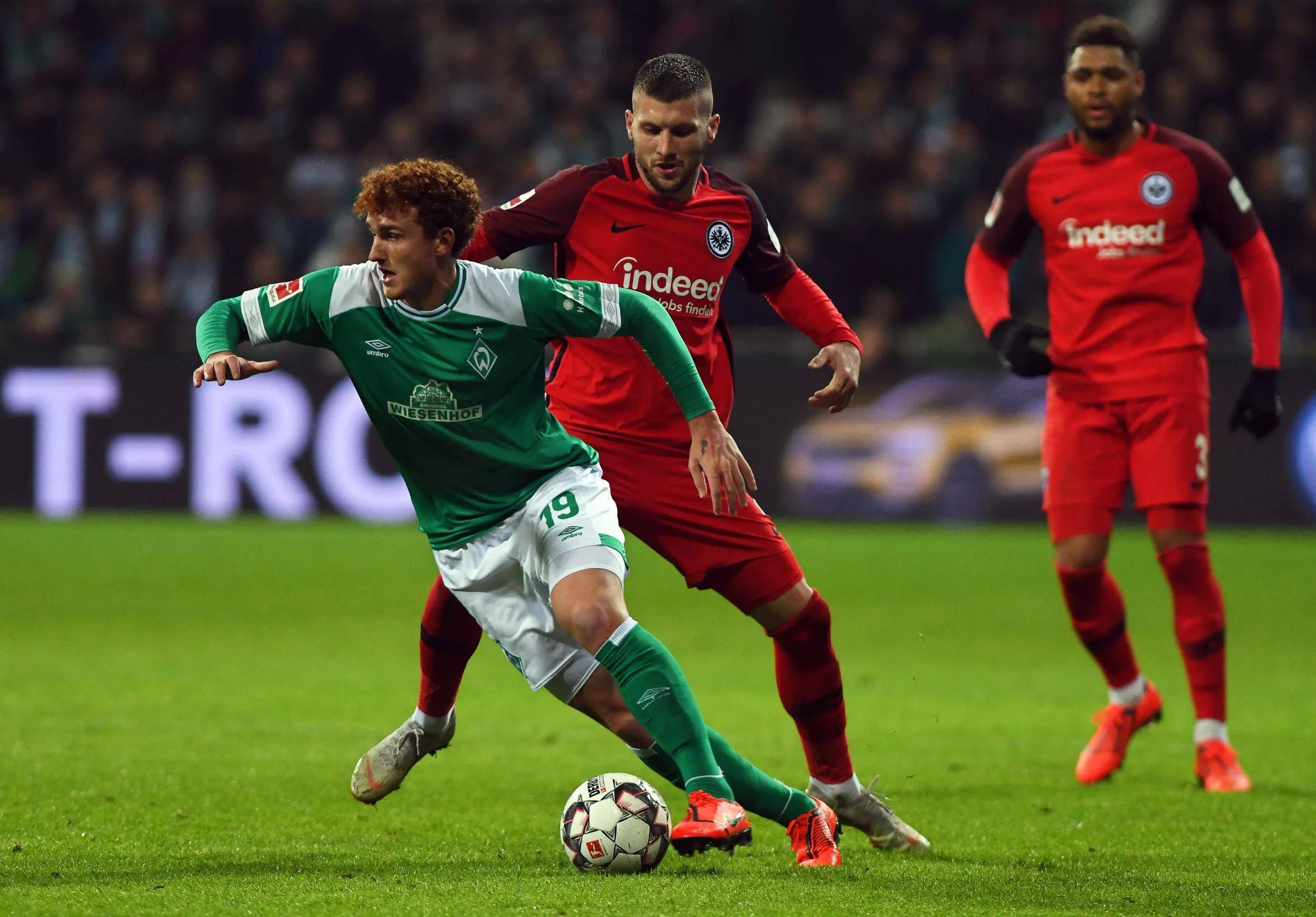 雷速-阿贾克斯惊险战胜巴萨,晋级四强-第1张图片-雷速官网 雷速-阿贾克斯惊险战胜巴萨,晋级四强-第1张图片-雷速官网