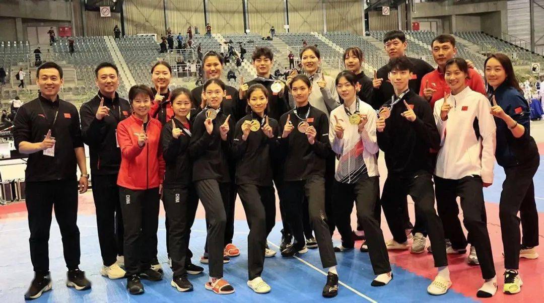 雷速官网下载-日本跆拳道运动员一举夺得金牌，感动全场-第1张图片-雷速官网