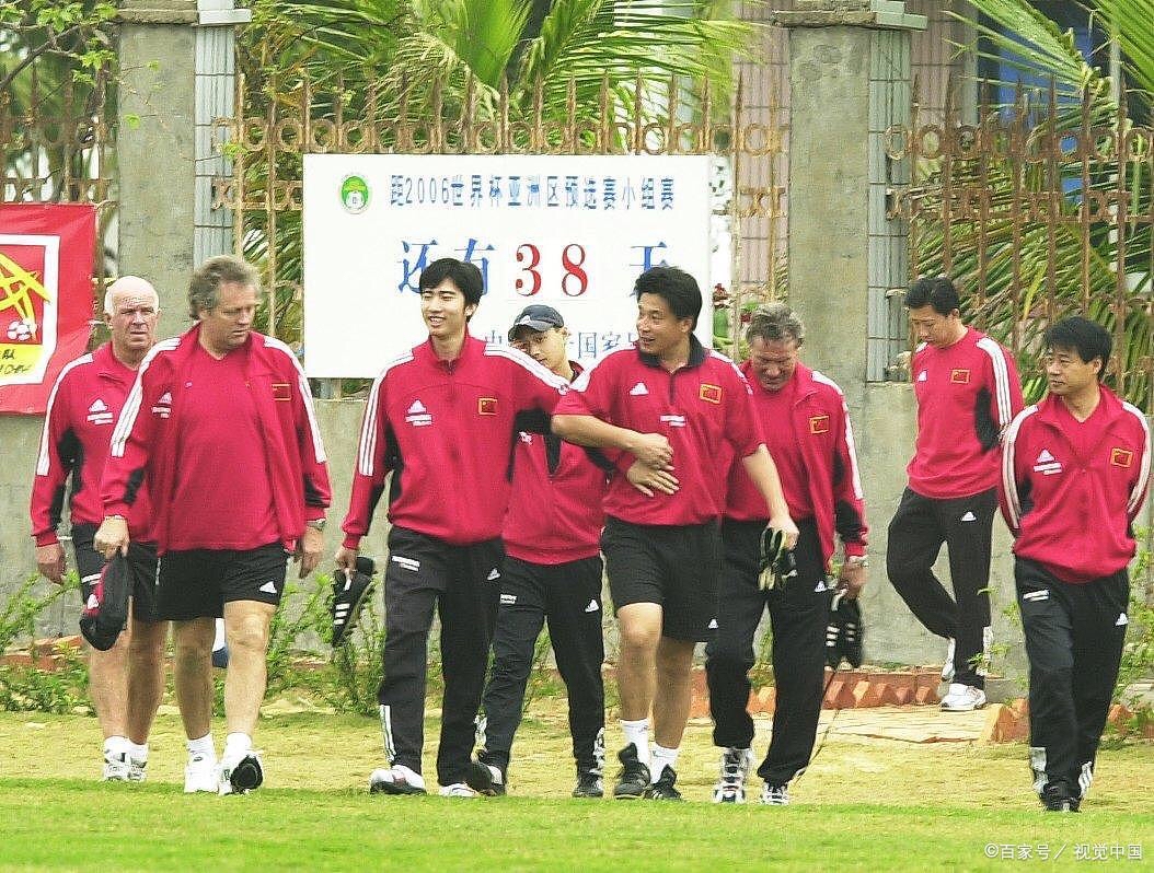 雷速直播-国内足球队的团结与拼搏，励志精神！-第1张图片-雷速官网