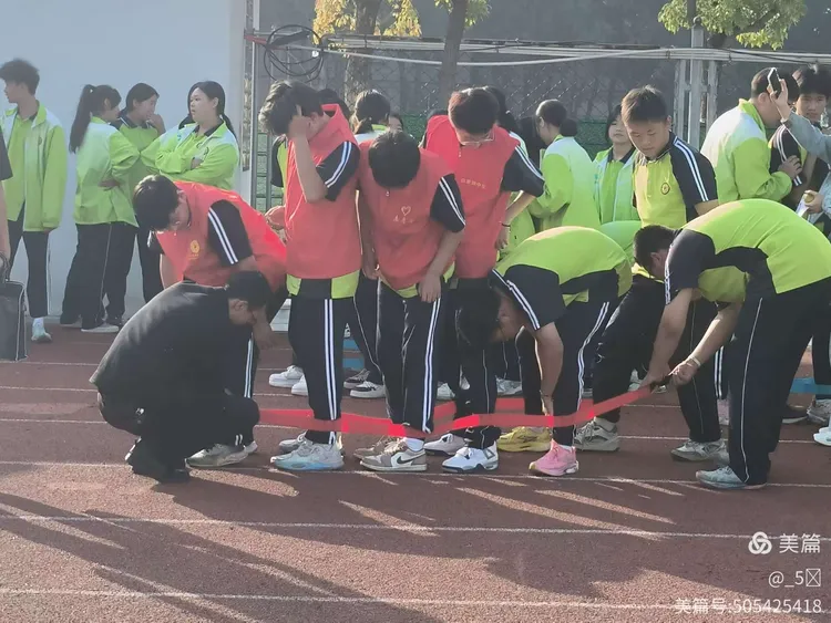 雷速官网-运动员全力以赴向着目标前进-第2张图片-雷速官网 雷速官网-运动员全力以赴向着目标前进-第2张图片-雷速官网