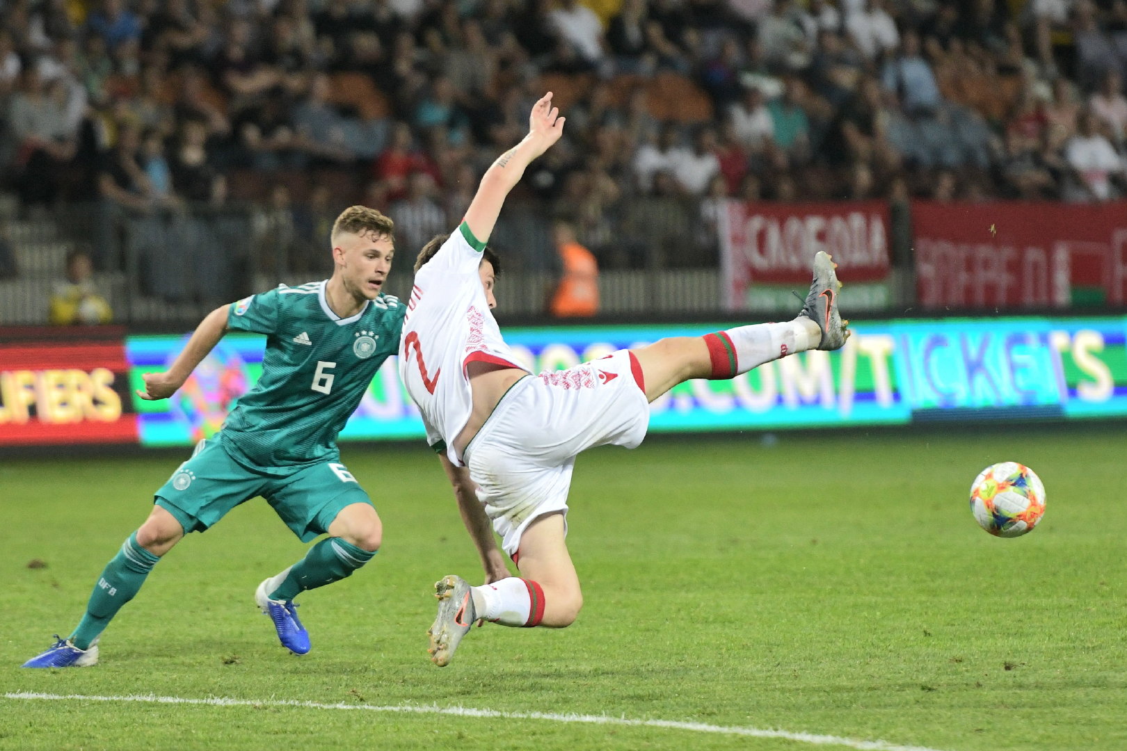 雷速官网-是时候改变了：捷克队战胜白俄罗斯，继续前进-第1张图片-雷速官网