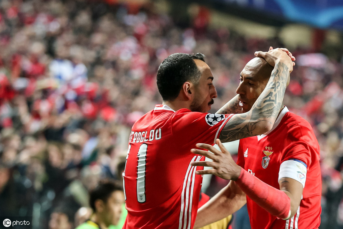 雷速直播-阿贾克斯大胜拜仁,晋级前景一片光明-第2张图片-雷速官网 雷速直播-阿贾克斯大胜拜仁,晋级前景一片光明-第2张图片-雷速官网