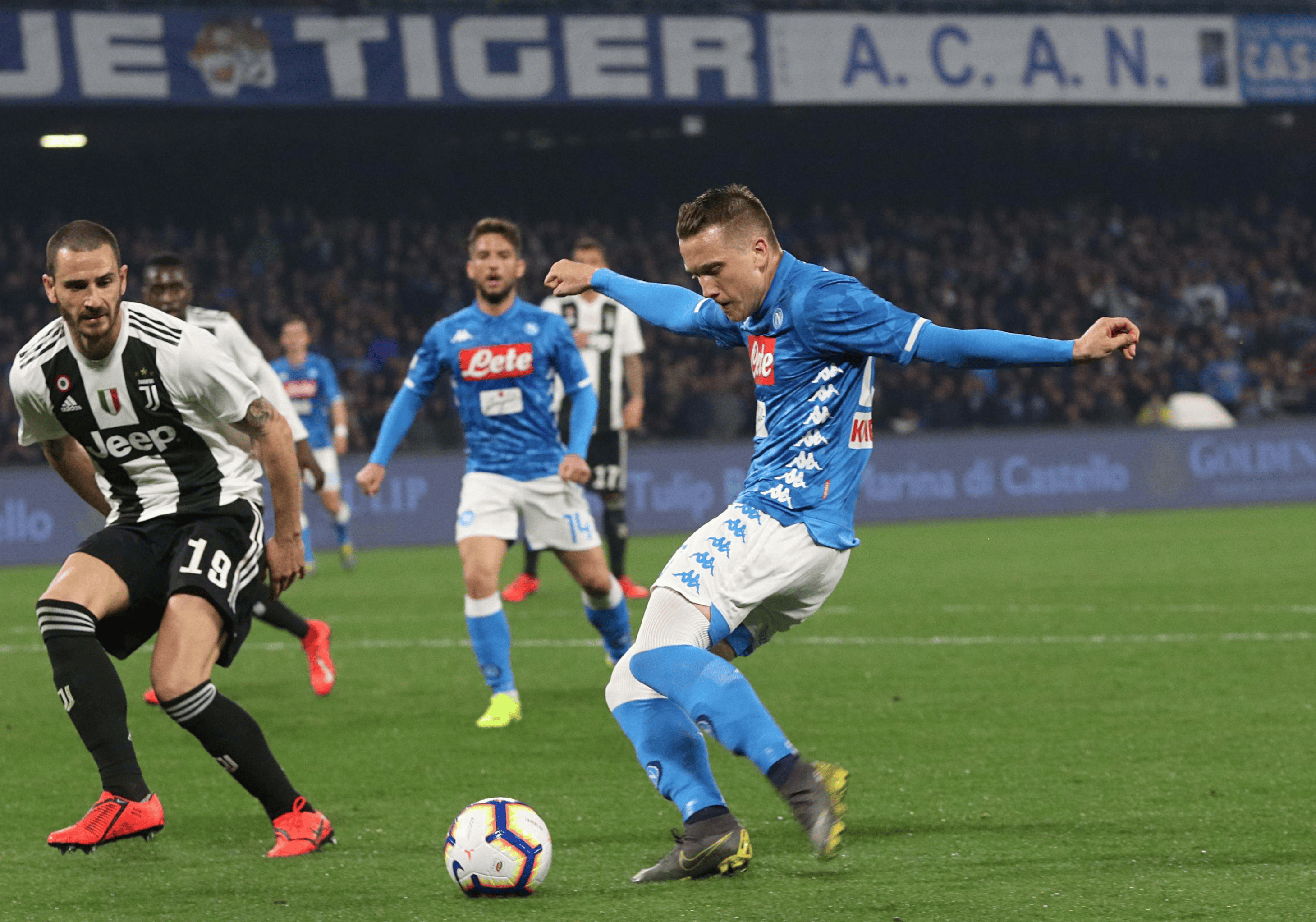 雷速官网下载-尤文图斯客场逼平,争冠形势变数频现-第1张图片-雷速官网 雷速官网下载-尤文图斯客场逼平,争冠形势变数频现-第1张图片-雷速官网