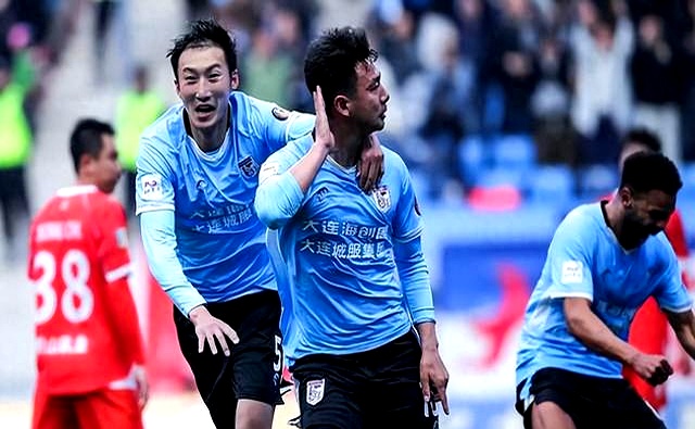 雷速官网下载-比赛中场观众呐喊声震耳欲聋,场面火爆-第1张图片-雷速官网 雷速官网下载-比赛中场观众呐喊声震耳欲聋,场面火爆-第1张图片-雷速官网