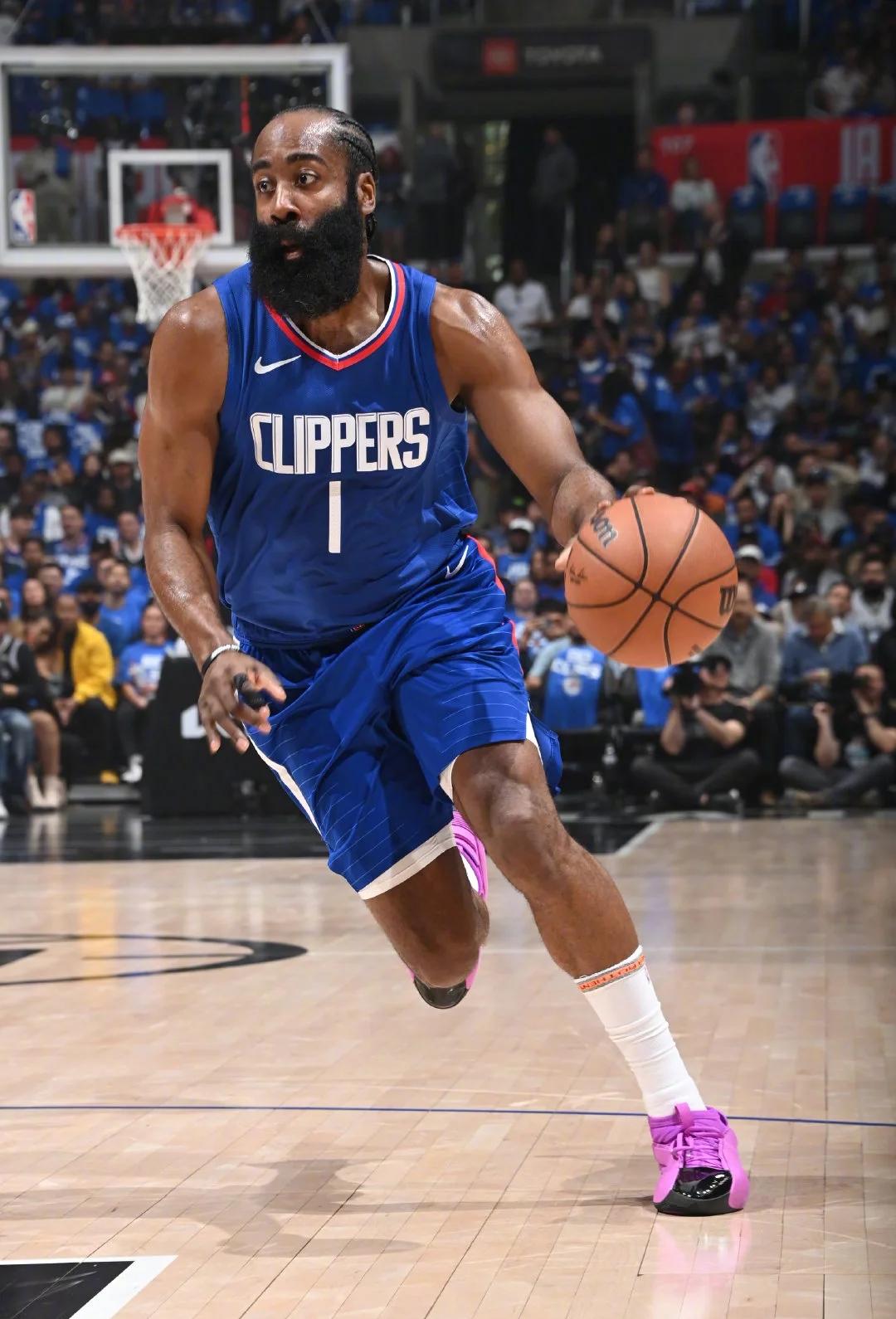 雷速官网-快船新秀在比赛中表现抢眼，将成为球队核心？-第1张图片-雷速官网