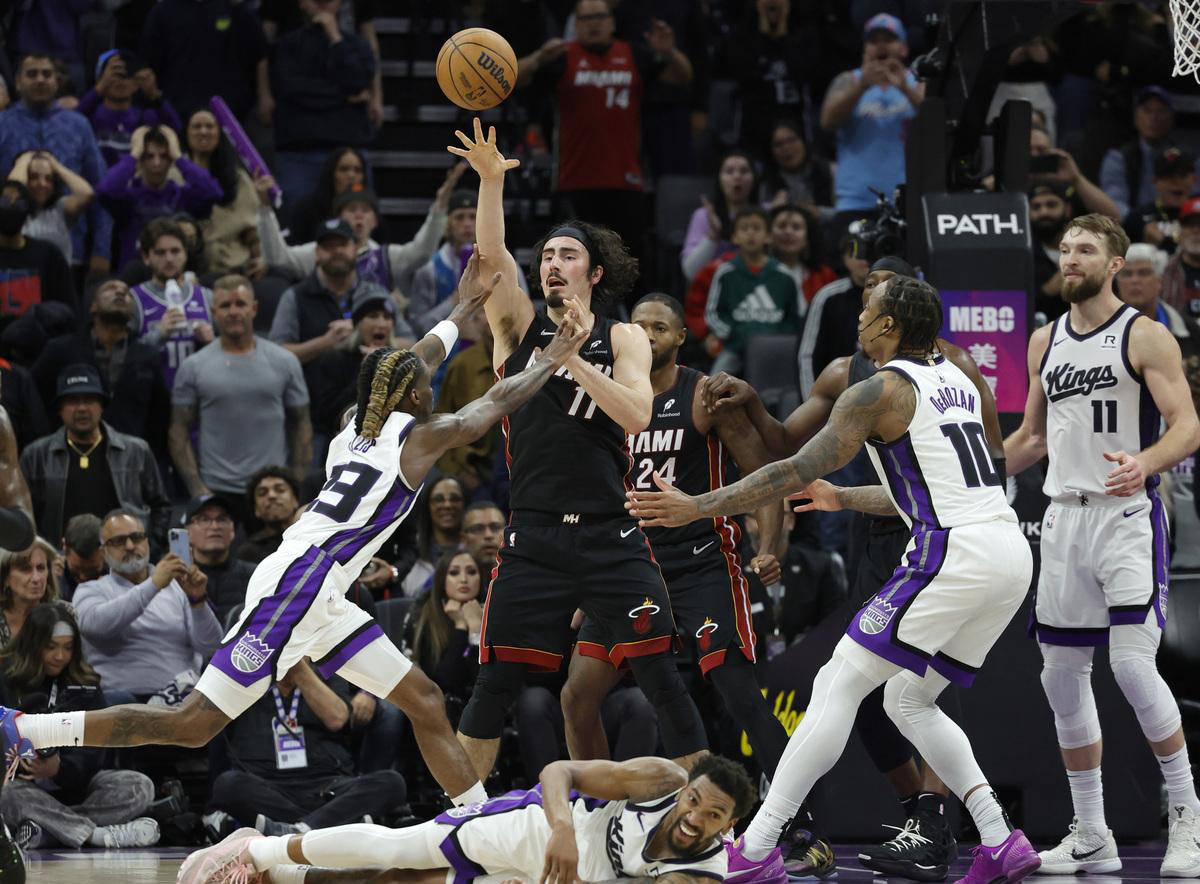 雷速官网下载-福建队主场大败，陷入困境难以自拔-第1张图片-雷速官网