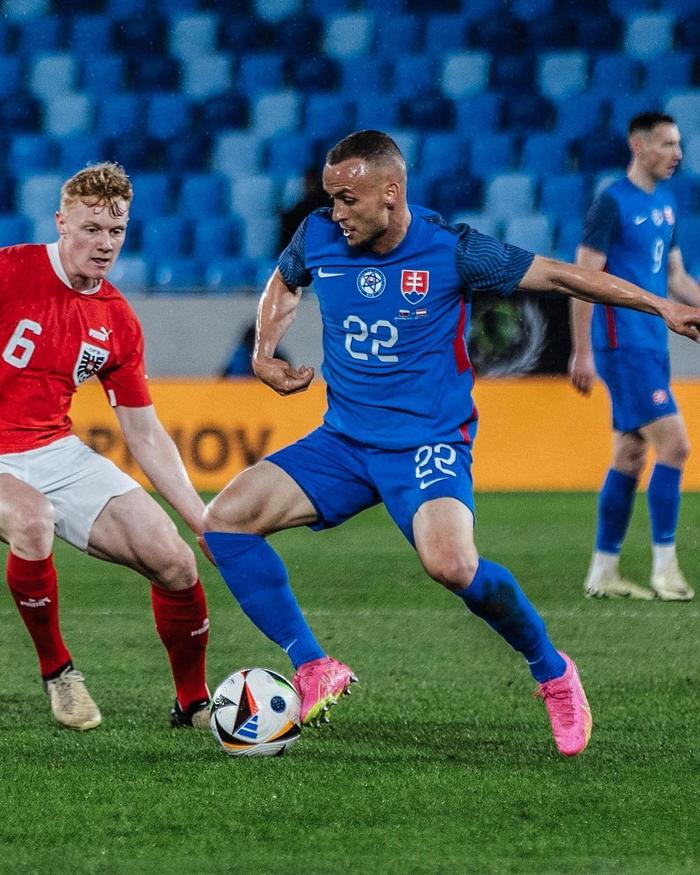 雷速-欧洲足坛焦点之战重燃战火,两队实力均备受瞩目-第2张图片-雷速官网 雷速-欧洲足坛焦点之战重燃战火,两队实力均备受瞩目-第2张图片-雷速官网